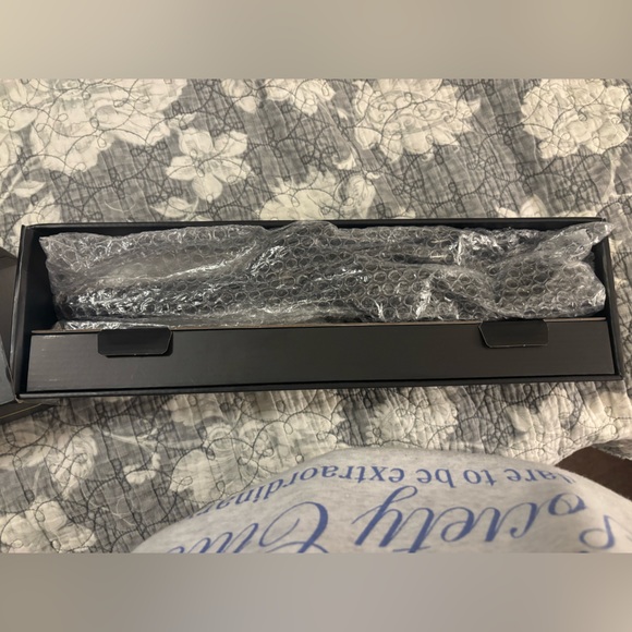 1" Curling Iron - Black - Picture 5 of 5